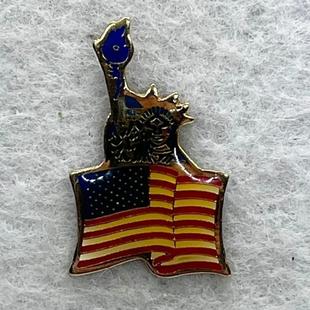 🔮 5/$25 Statue of Liberty American‎ Flag Pin